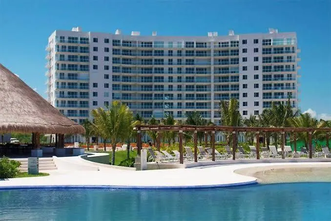 Hermoso Condo De 2 Habitaciones Frente Al Caribe Cancún
