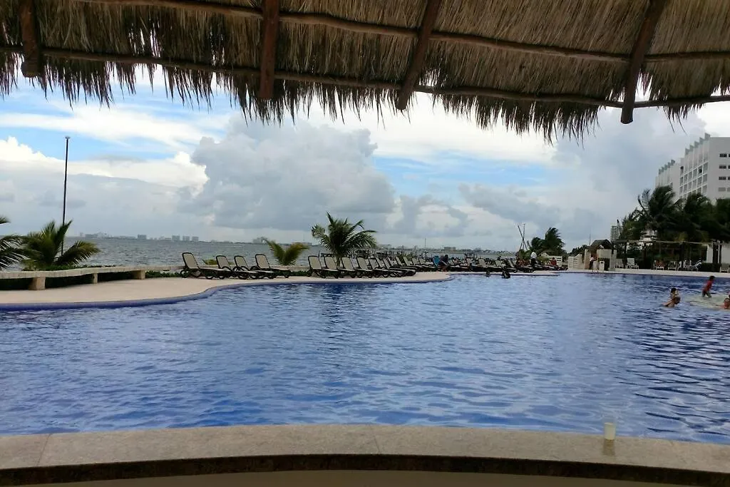 Apartamento Hermoso Condo De 2 Habitaciones Frente Al Caribe Cancún