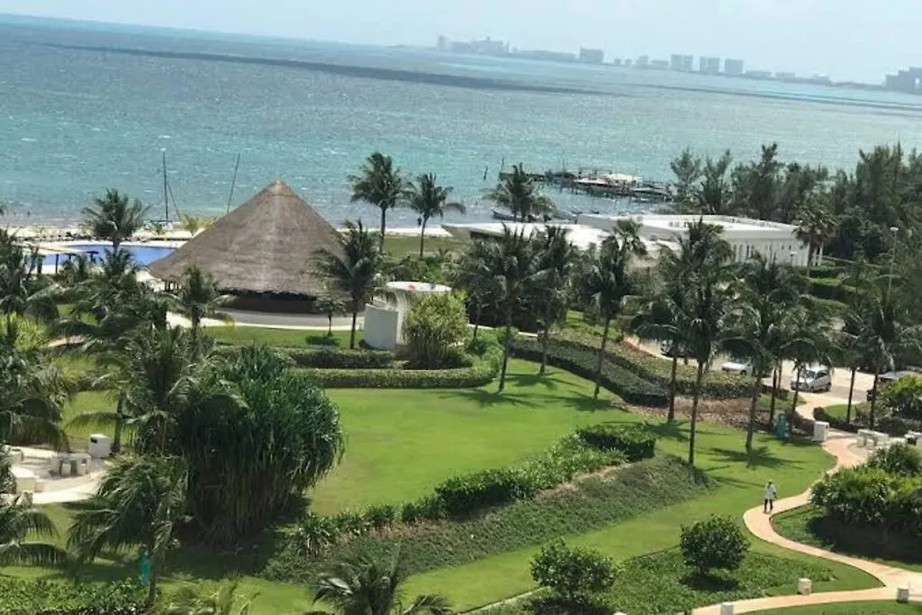 Apartamento Hermoso Condo De 2 Habitaciones Frente Al Caribe Cancún México